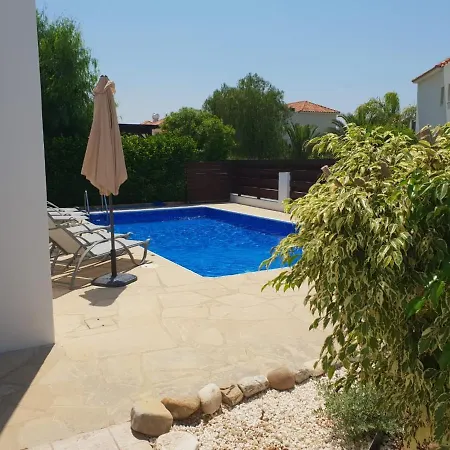 Villa In Sleeps 6 Includes Swimming Pool Air Con And Wifi 2 9