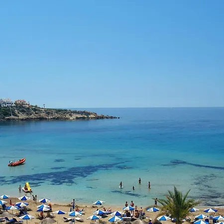 Villa In Sleeps 6 Includes Swimming Pool Air Con And Wifi 2 9